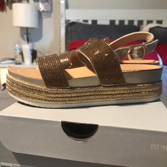 Rhinestone wedges - Picture 2 of 3